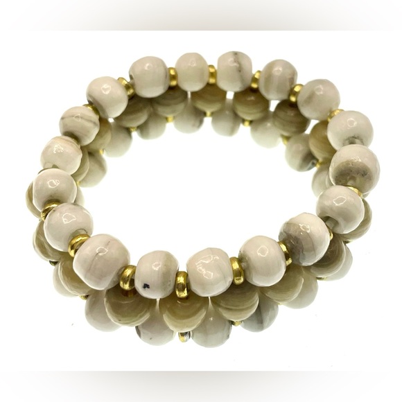 Vintage TripleStrand Stretch Bracelet White Tan Stone Beaded Stretch Bracelet - Picture 4 of 8